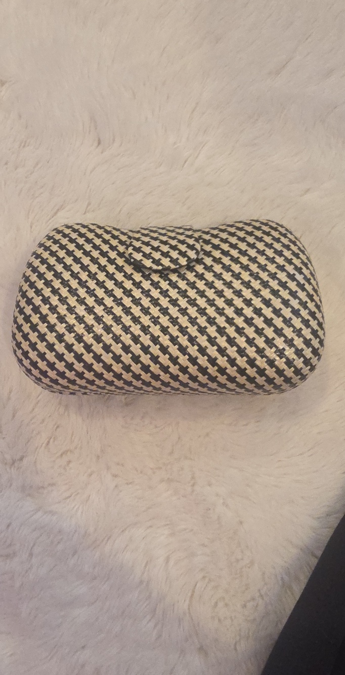 BR Black and White Woven Clutch Sunglasses Case